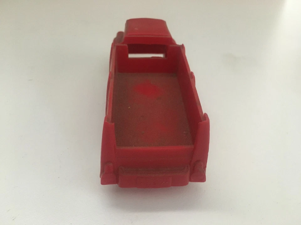 Camión de juguete Lapin 1941-1946 cabina sobre Chevy de plástico rojo Foto 4 de 4