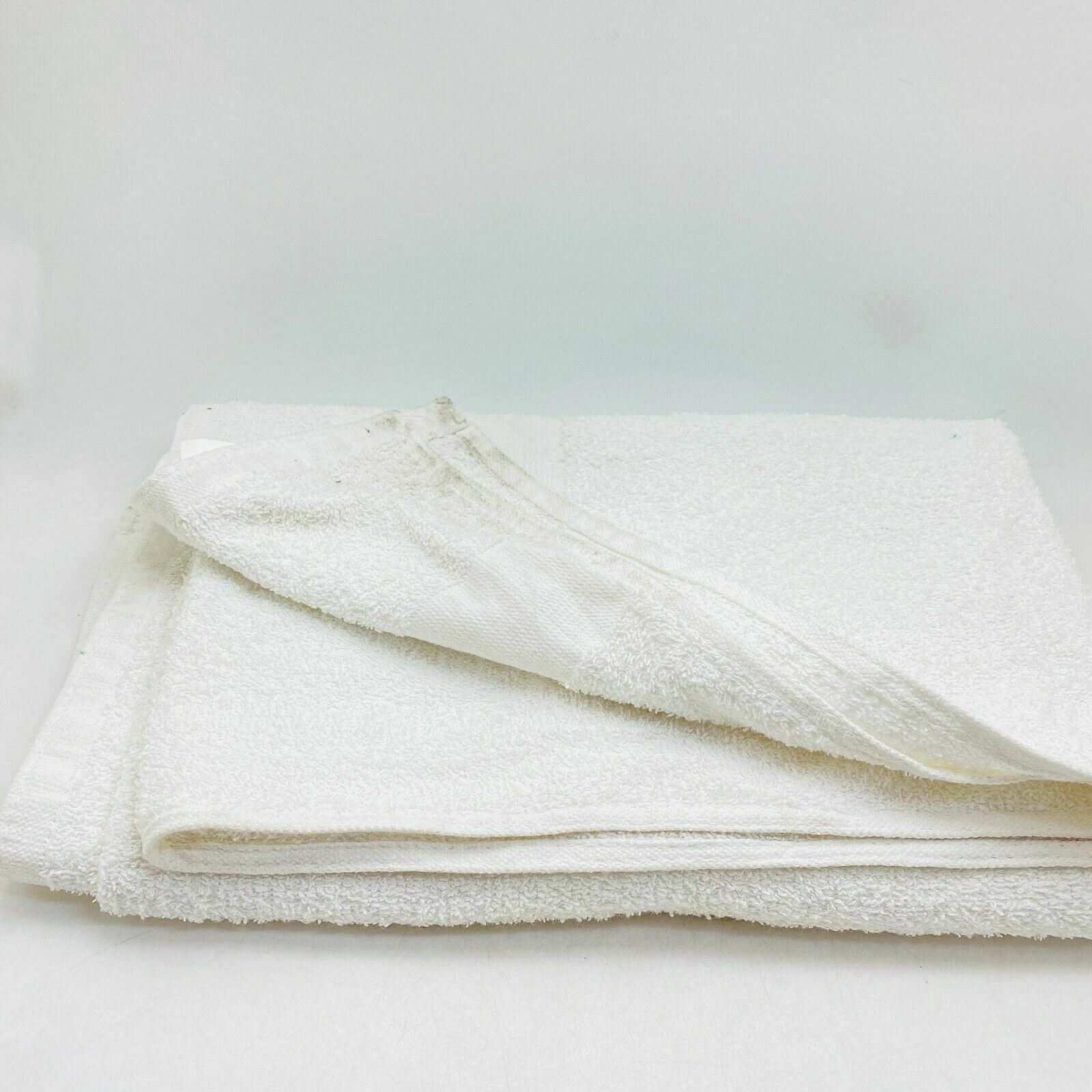 White COTTON bath towel  #RN89215 - 48"X23"  - NEW ***check description