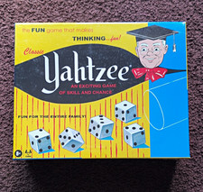 Hasbro Gaming Yahtzee Classic Strategy Dice G...