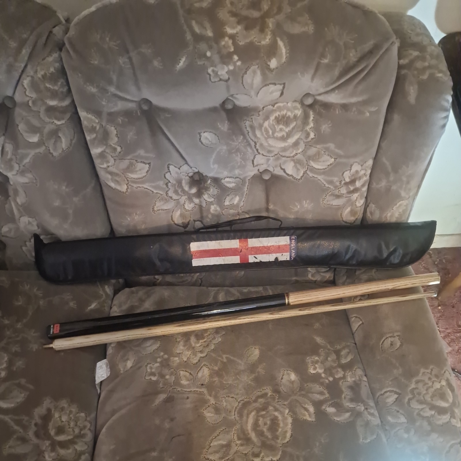  Snooker Cue 2 piece  BCE snooker cue  straight good quality good feel