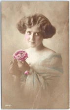 VINTAGE POSTCARD REAL PHOTO RPPC BEAUTIFUL WOMAN IN POSE WITH ROSE