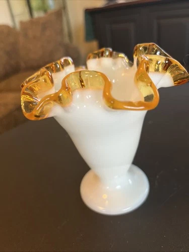 vintage FENTON 4" GOLD CREST VASE  w/RUFFLED EDGE