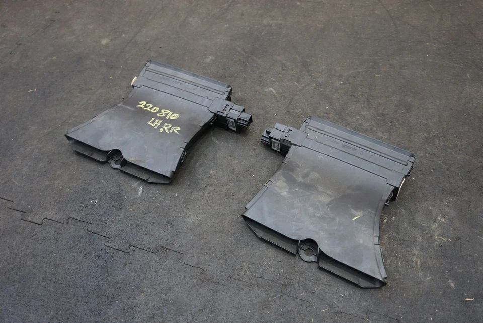 Conjunto de calefactor suelo trasero izquierdo y derecho OEM 67804010 BMW X5 F15 2014-18 Foto 2 de 4