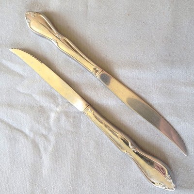 Oneida Ltd. Stainless Berkeley Square 2 Steak Knives 9'' #72394 Glossy