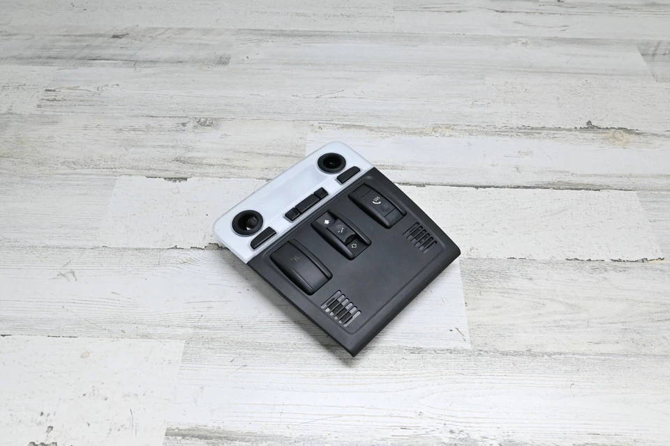 06-13 BMW E88 E90 E92 Lámpara de luz domo de lectura delantera superior con interruptor OEM Foto 3 de 4