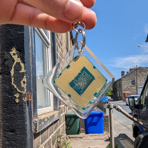 Intel Core i3-3220 CPU Clear Gaming Keyring - Picture 6 of 8