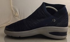 Womens BZEES Romance Knit Pull-On Shoes Size: 6.5 Color: Navy Blue