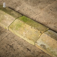 Wall Copings, Twice Weathered, Batch of 90 Buff Capping – A Run of 27 Metres