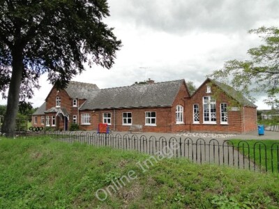 Photo 6x4 Ilketshall St Lawrence Primary School The school is in Stone St c2010