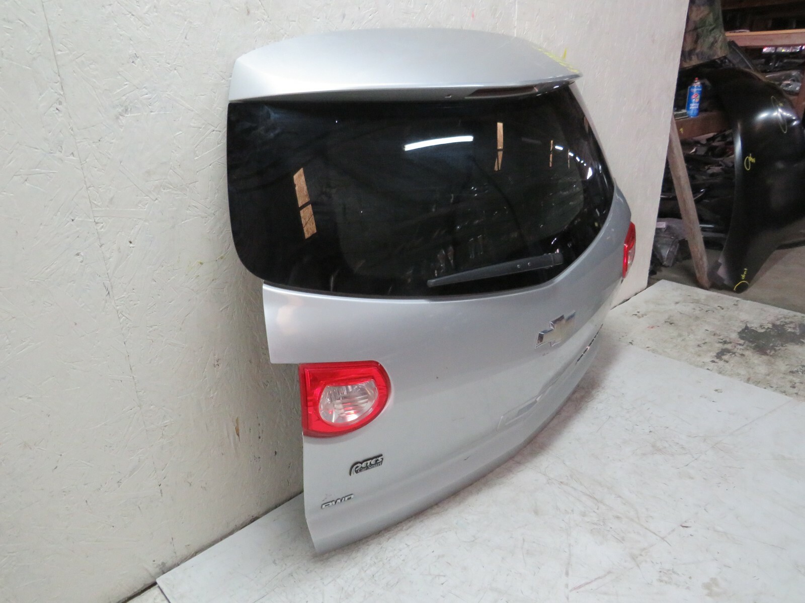 2009 2010 2011 2012 CHEVROLET TRAVERSE REAR LIFTGATE OEM eBay