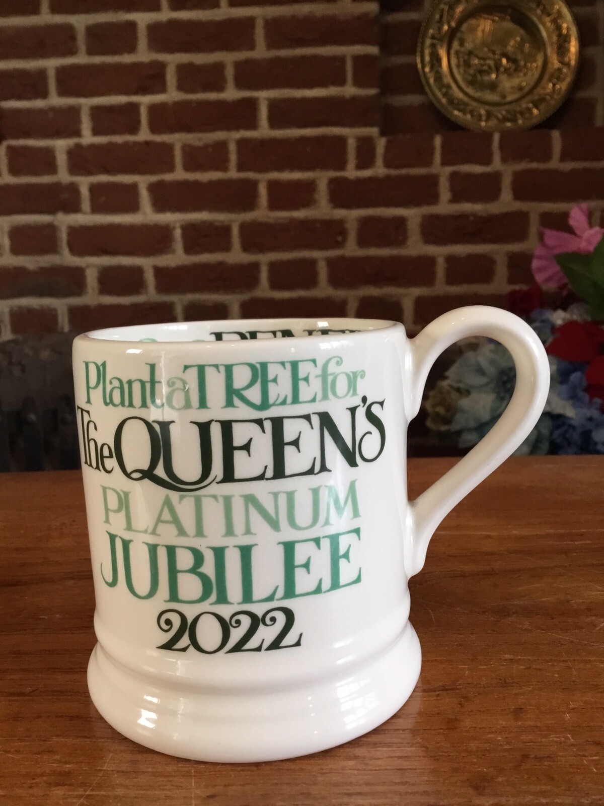 Emma Bridgewater plant a tree for Queens Platinum Jubilee 1st Quality