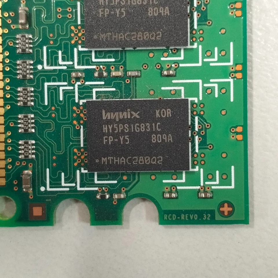 Hynix 1GB DDR2 RAM PC2-5300 667MHz CL5 non-ECC DIMM HYMP112U64CP8-Y5 377726-888 - Image 4 of 4