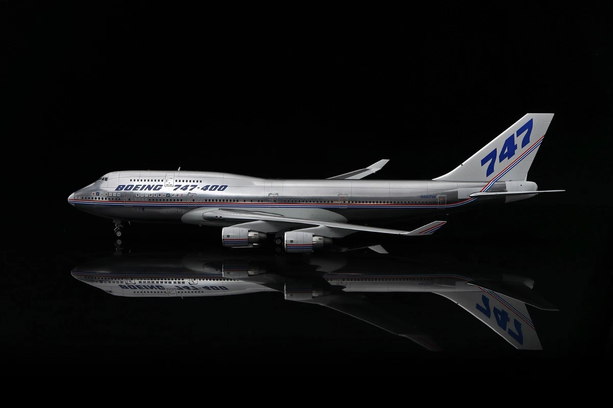 Boeing Boeing 747 Diecast Aircraft & Spacecraft 1:200 Scale for