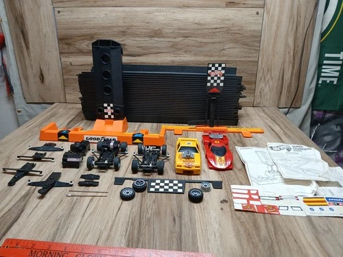 Vintage 1989 Hot Wheels Super Changers Drag Strip Racing Set UNTESTED