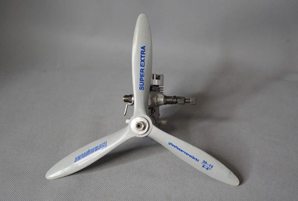Graupner Super Extra 3-bladed Propeller Magnum XL 15 Engine Aircraft RC Airplane - Image 2 of 4