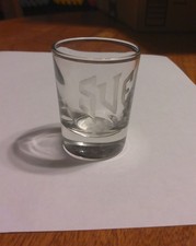 Shot Glass--SUE (TRAWA) W SZKLE -- -2,25" WYSOKOŚCI
