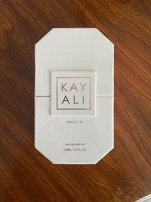 KAYALI  vanilla 28 100 ml (3.4 Fl oz) Gender Neutral