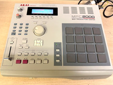 AKAI Professional MPC2000 MIDI Production Center 16 Bit Sampler TESTED Japan