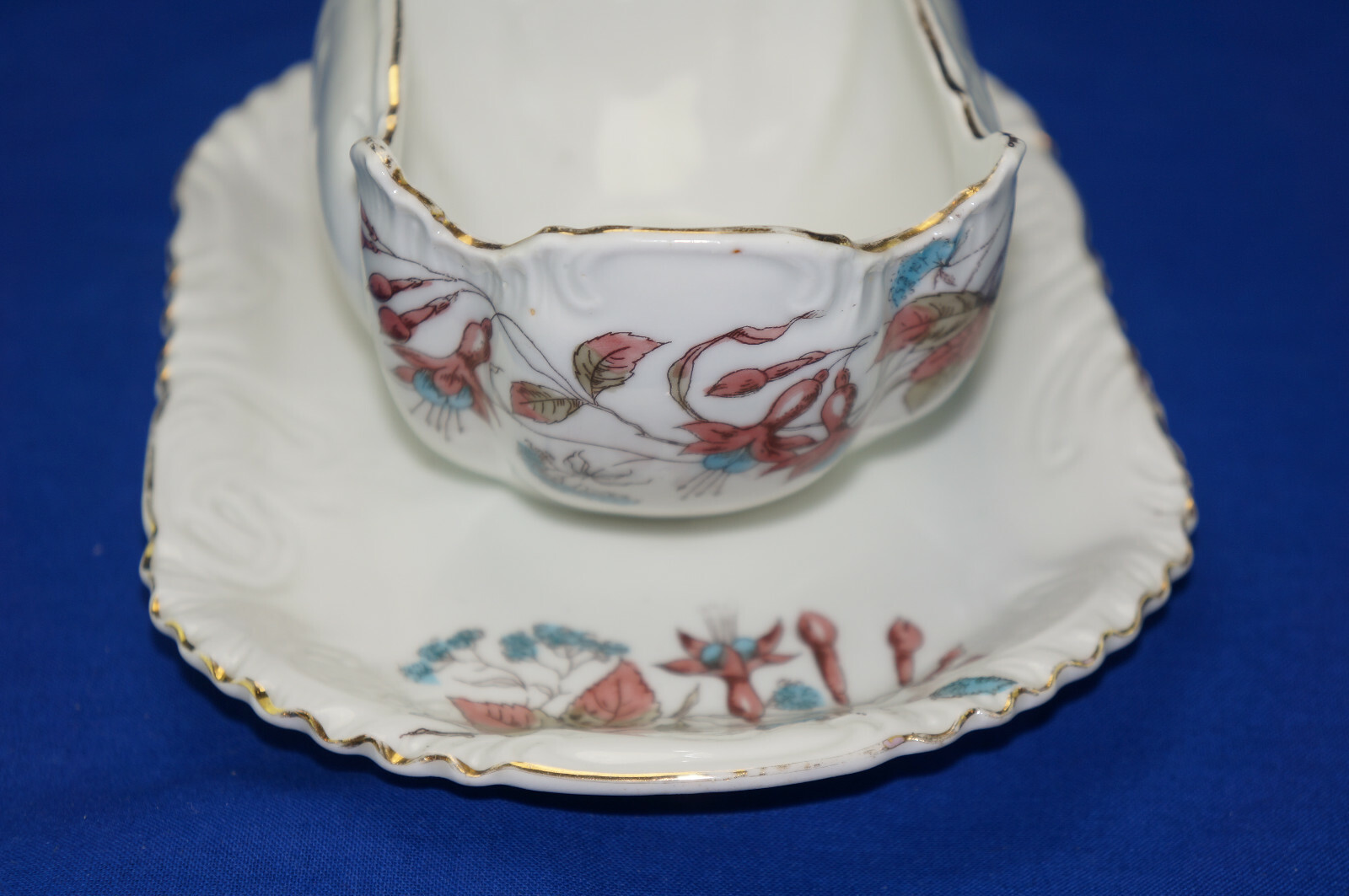 Schwalb Brothers 2368 Gravy Boat or Sauce Bowl with Underplate, 8 3/4"