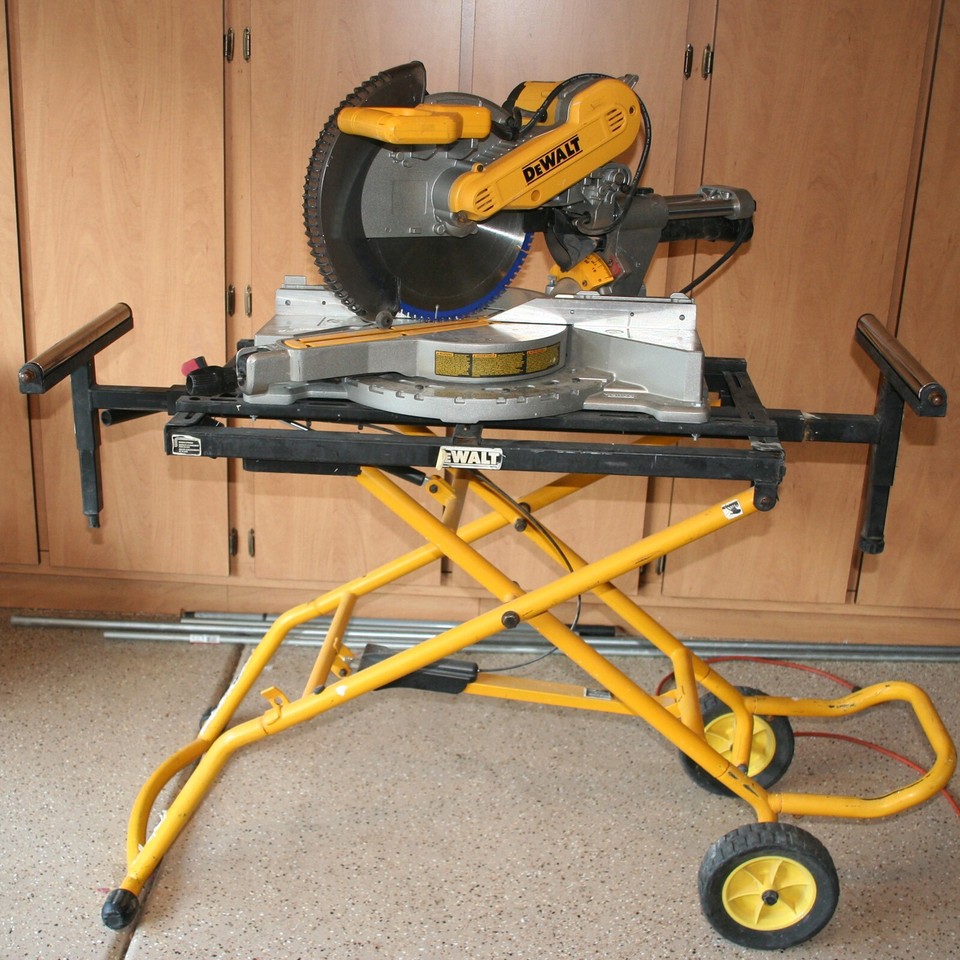 DEWALT DWS709 12" Miter Saw and DWX726 60" Rolling Stand Exc Cond