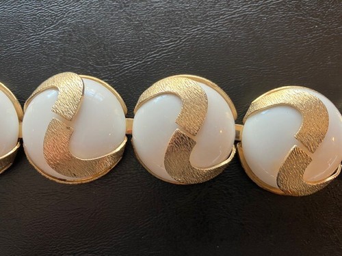 Vintage 2er Set Modeschmuck Armbänder - goldfarben - weiß - verbunden - Markenlos - Bild 4 von 8