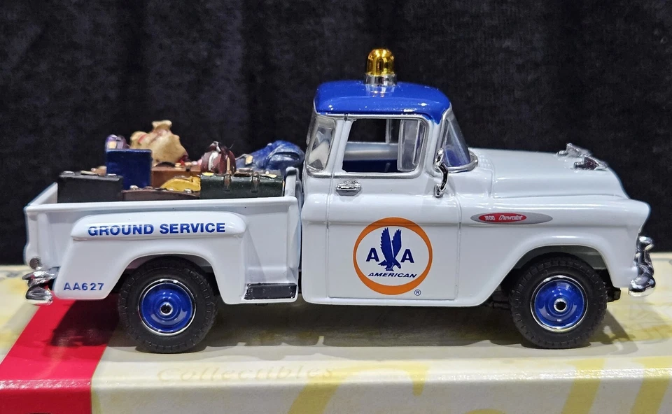 Matchbox 57 1957 Chevy Pickup Truck American Airlines Chevrolet YIS04-M 1:43 - Image 2 of 4