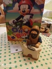 Meraviglioso  Pastorello Fabbro di colore blu per il presepe Giubileo Thun. 