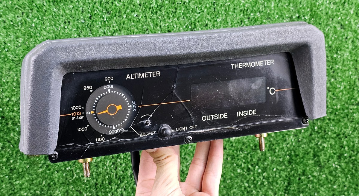 アダールページ Toyota Landcruiser FJ70 Series Altimeter with Thermometer Oem Rare