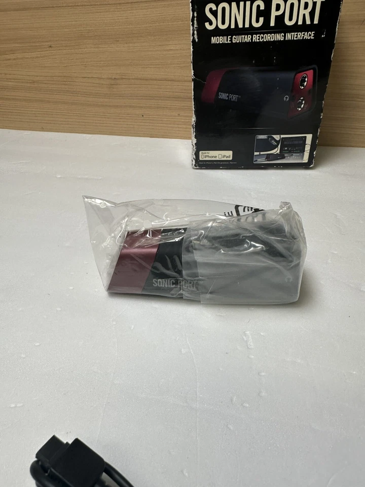 Line 6 Sonic Port Mobile Guitar Recording Interface For Apple iPod, iPhone,iPad - Image 4 of 4