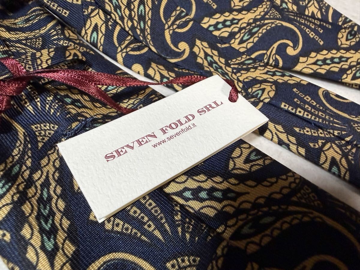 Brand new Atto Vannucci (Italy) sette pieghe silk twill navy base