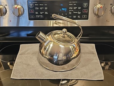Wolfgang Puck Whistling Stainless 18/10 Tea Kettle Special Edition READ
