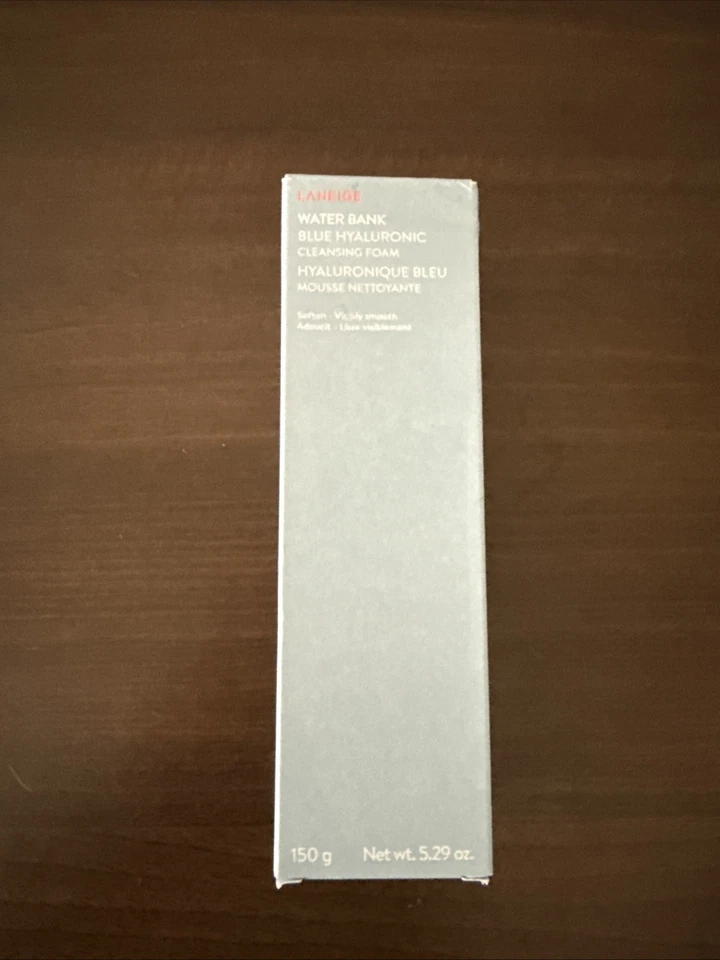 Laneige BANCO DE AGUA Espuma Limpiadora Hialurónica Azul 5.29 fl oz / 150 g Foto 2 de 4
