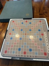 Vintage  Scrabble Deluxe Edition Turntable 100 Tiles Selchow Righter 1973