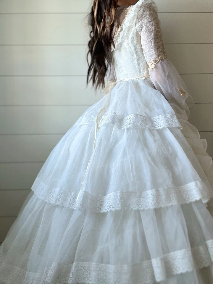 Vestido de novia vintage renacimiento victoriano vestido de fiesta capas de cupcakes antes de la guerra Foto 2 de 4