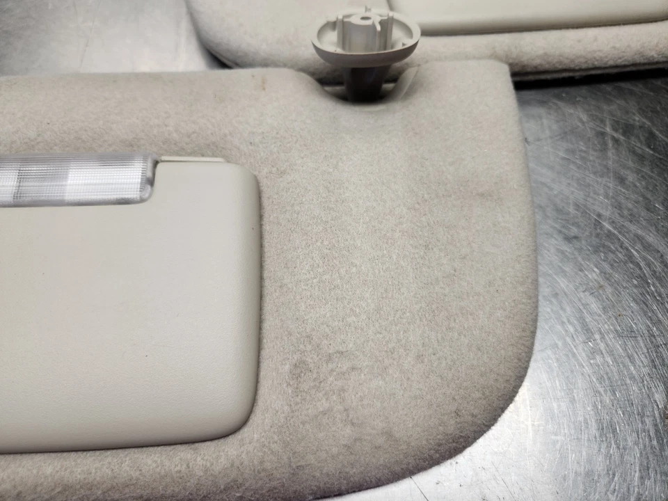 05-07 Chevy Trailblazer GM Parasol Iluminado Delantero Izquierdo LH y Derecho Beige Foto 2 de 4