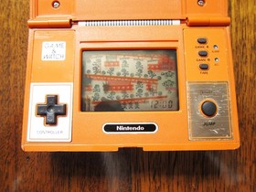 NINTENDO Donkey Kong Game and Watch in OK Condition (DK-52) 1982