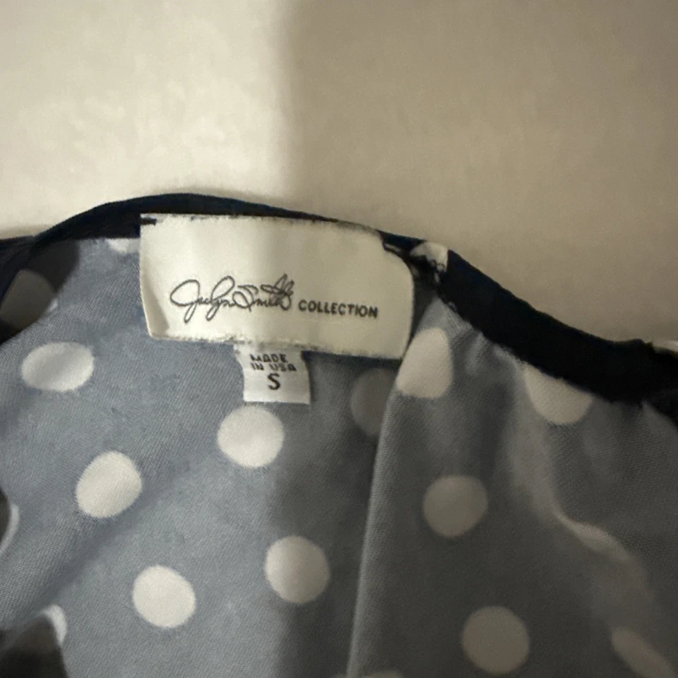 Mono corto tejido elástico sin mangas a lunares azul marino/blanco Jaclyn Smith talla S Foto 3 de 3