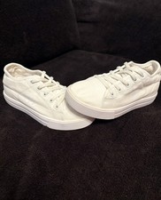 Heelys HES10454 Sneaker Triple White Wheeled Skate Shoes size youth 4