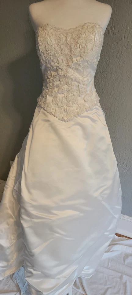 Vestido de novia - Demetrios RN 98249US Foto 3 de 4