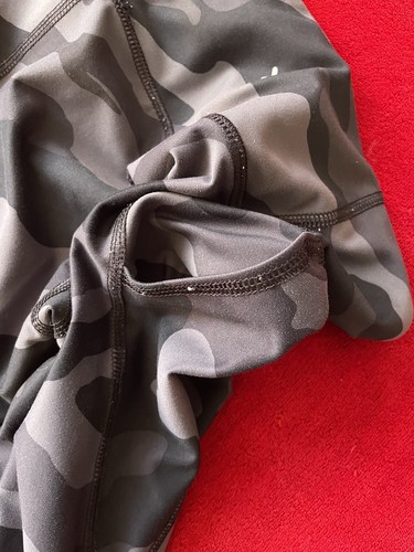 Old Navy Active Girl's High Rise Go-Dry Black & Gray Camo Ankle Leggings M (8) - Picture 7 of 9