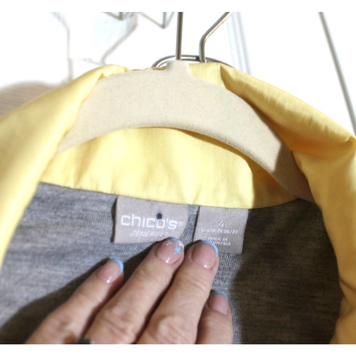 Chicos Zenergy Butter Yellow Full Zip Windbreaker sz 4 (20/22) - Picture 3 of 4