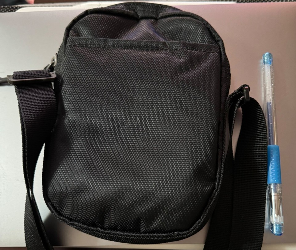 Nike Heritage CrossBody Bag Black and White eBay