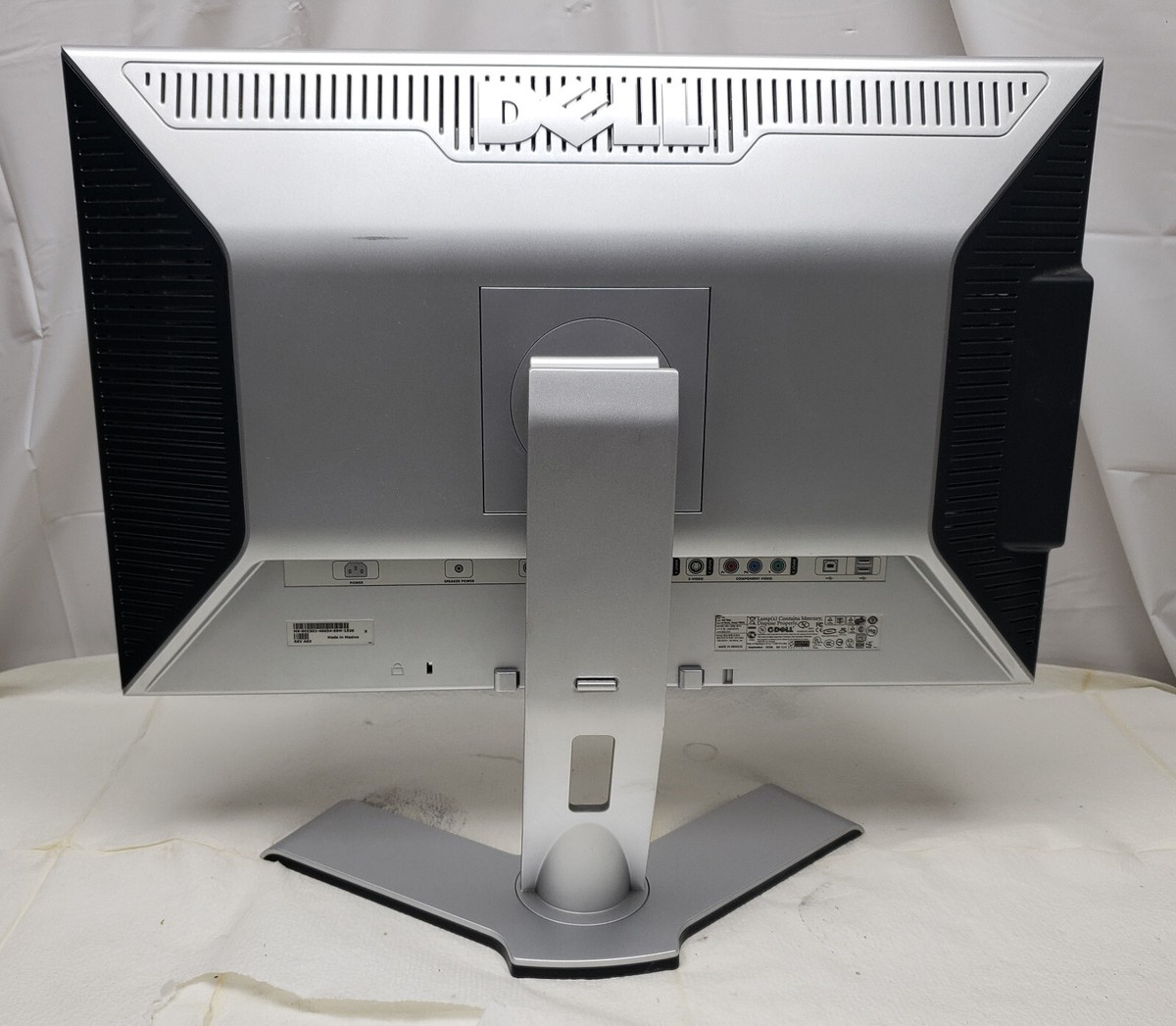 デル　24インチワイドモニター　2個セット E240WFPb Dell 2407WFPB 1920 x 1200 Resolution 24