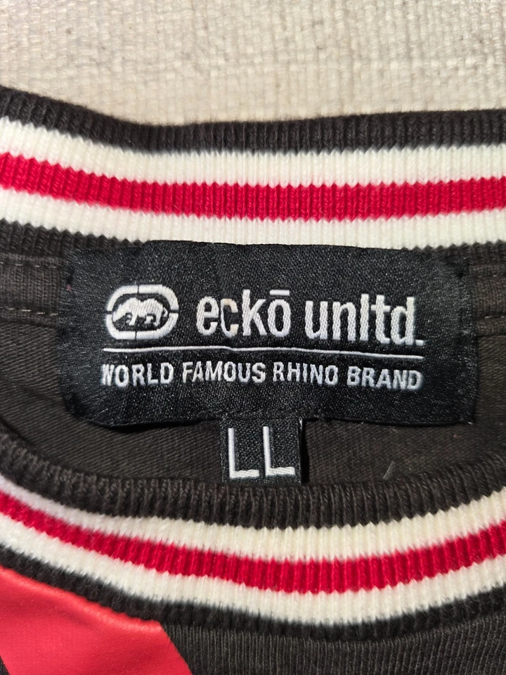 Ecko Unltd. Camiseta Negra - Logo Grande, Cuello Acanalado - Importada de Japón Foto 3 de 4
