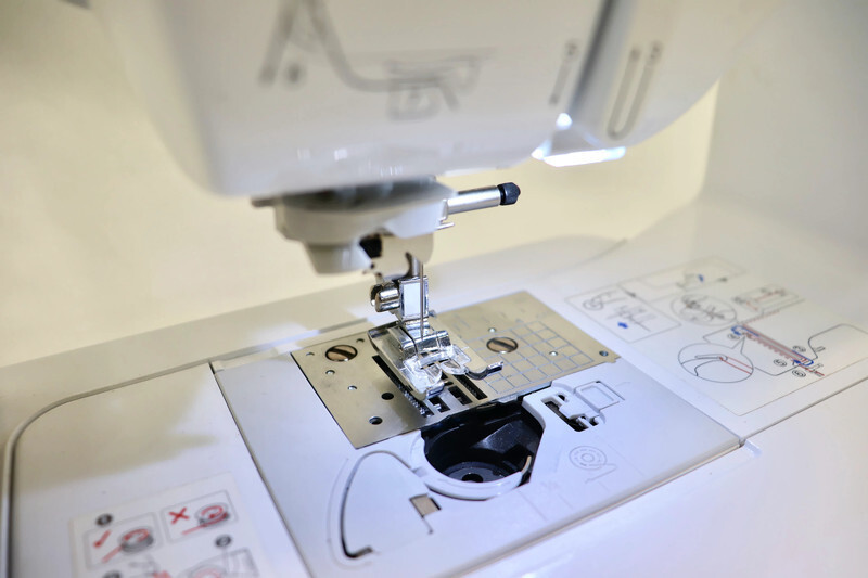 BROTHER LB7000 Computerized Sewing / Embroidering Machine Project Runway Ed eBay