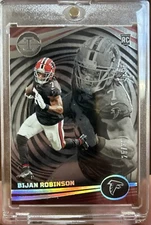 2023 Panini Illusions Bijan Robinson #6 Wild Card Trophy /30 Falcons