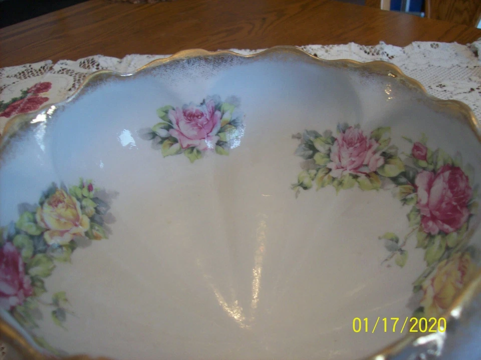 Cuenco Ferner de porcelana con patas vintage alemán Wheelock patrón floral rosa Foto 2 de 4