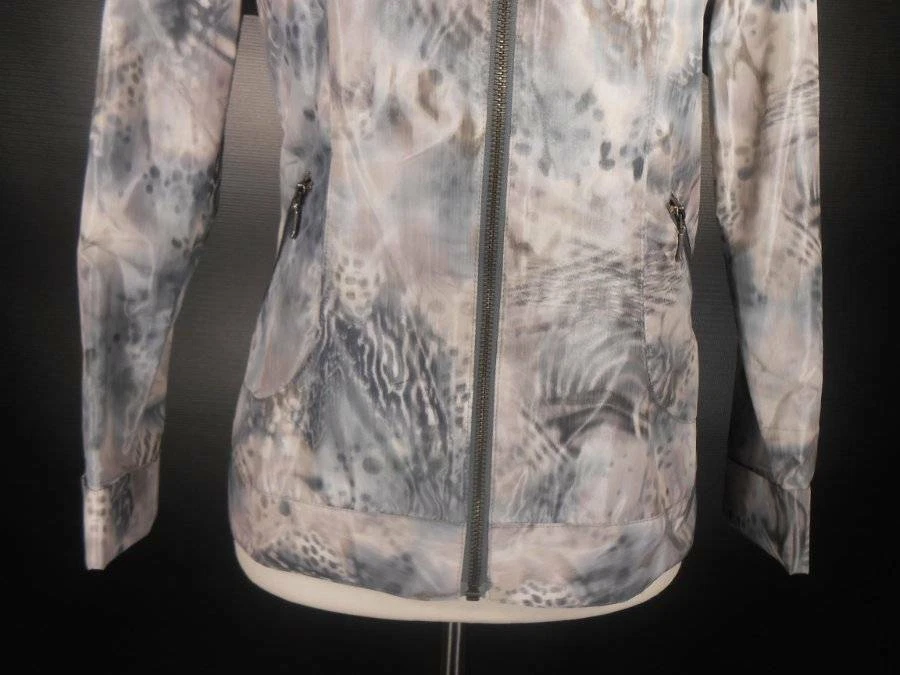 Hermosa Chaqueta Cortavientos Para Mujer Talla 0 Chico's Zenergy Azul Gris LS Cremallera Foto 3 de 4