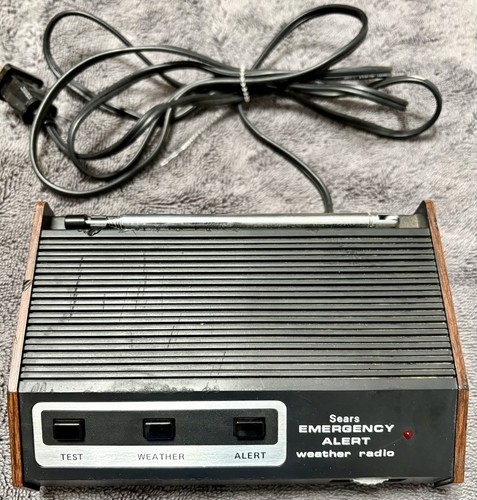 Vintage SEARS Emergency Alert Weather Radio 305-39030150 Works