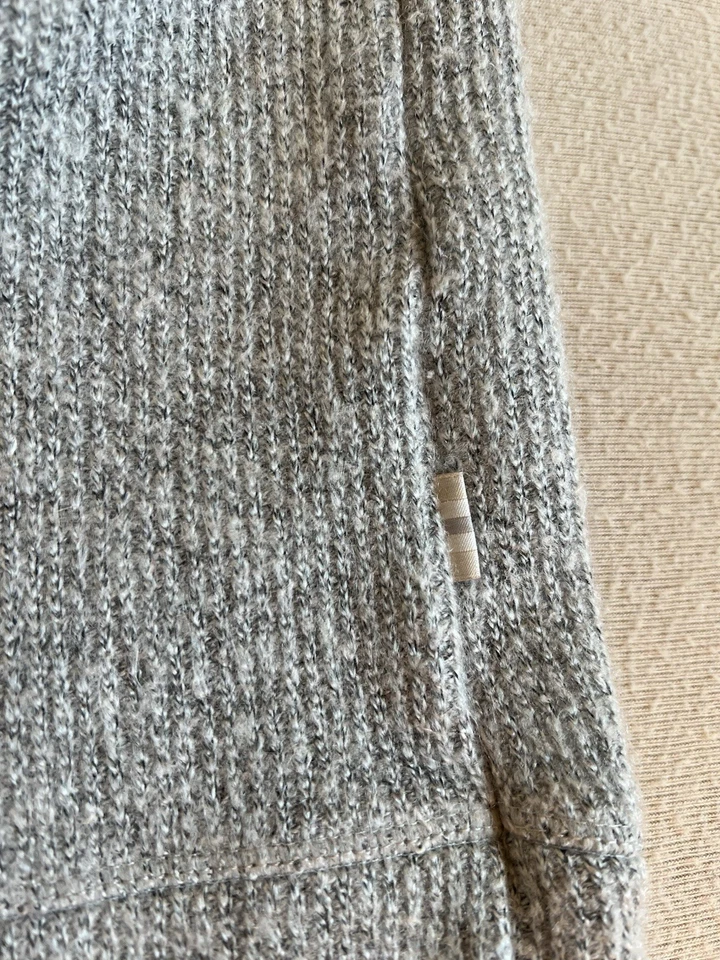 Mondetta Sudadera con Capucha Tejida Acanalada Para Mujer Talla S/P Gris Dobladillo Cruzado Pullover Negro Foto 4 de 4